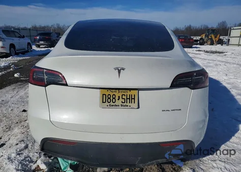 2023 Tesla Model Y z USA, uszkodzony, nr VIN 7SAYGDEE7PF791930